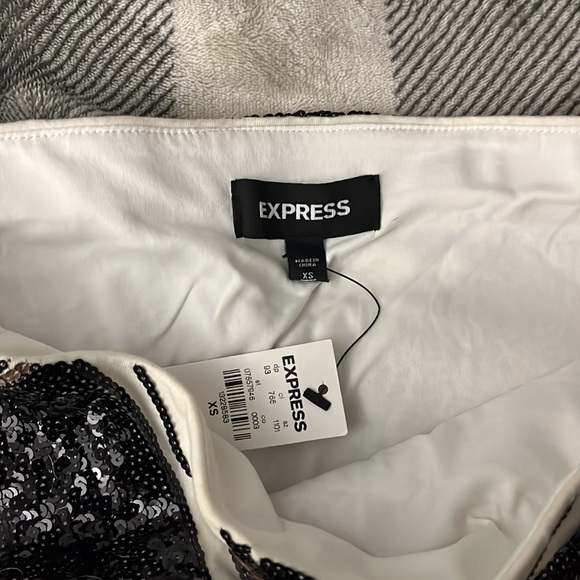 Express Sequin Mini Skirt Aztec Print Tribal New with tags size XS - Picture 4 of 4